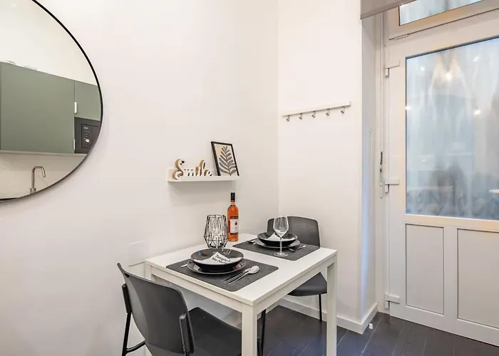 Mini - New - Elegant Downtown Retreat 부다페스트