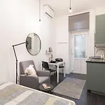 Apartmán Mini - New - Elegant Downtown Retreat *