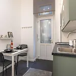 Mini - New - Elegant Downtown Retreat