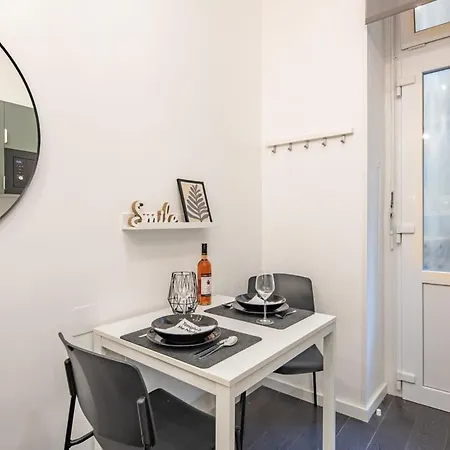 Mini - New - Elegant Downtown Retreat Budapešť