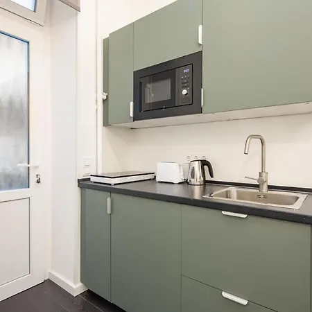 Apartmán Mini - New - Elegant Downtown Retreat *