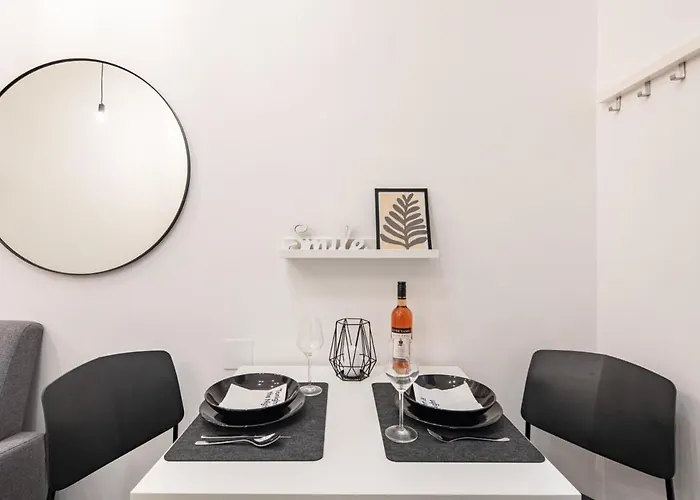 Mini - New - Elegant Downtown Retreat Apartmán *