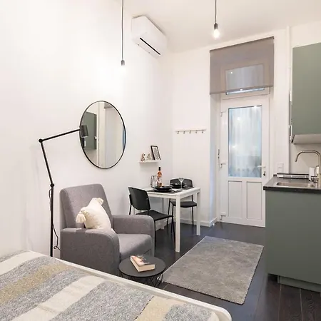 Apartmán Mini - New - Elegant Downtown Retreat *